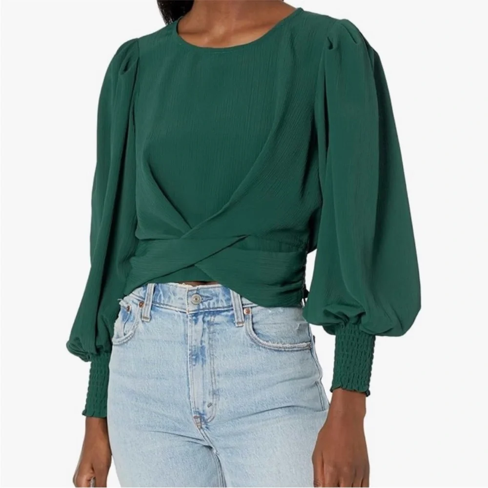 NWT ASTR THE LABEL‎ GREEN BLOUSE SIZE XS